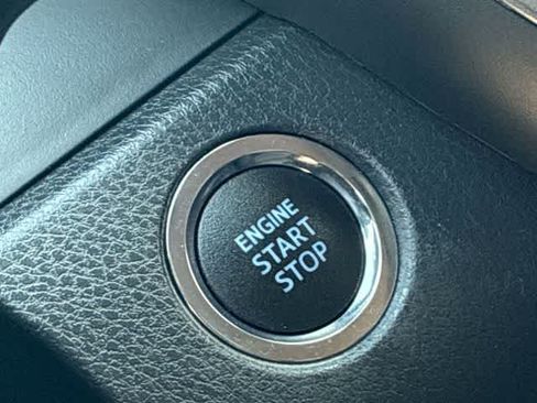 Used 2021 Toyota Camry SE w/ Convenience Package FWD image 28
