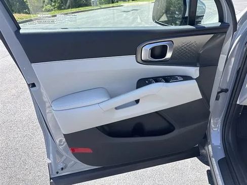 New 2026 Kia Sorento S FWD image 7