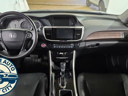 Used 2017 Honda Accord EX-L image 30