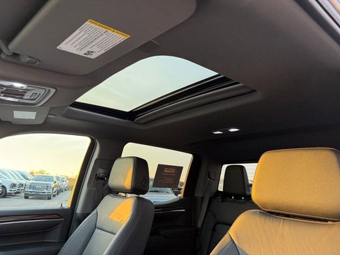 Used 2024 Chevrolet Silverado 1500 LT Trail Boss w/ LT Trail Boss Premium Package image 7