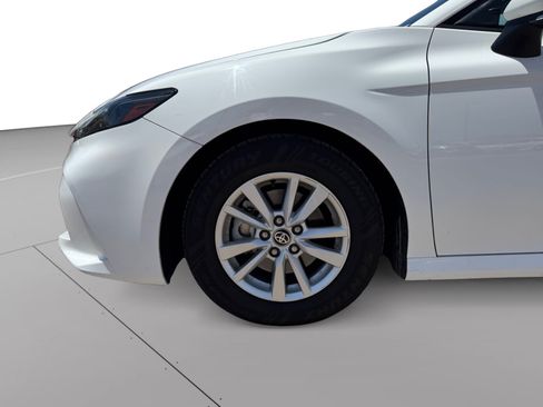 Used 2025 Toyota Camry LE FWD image 9