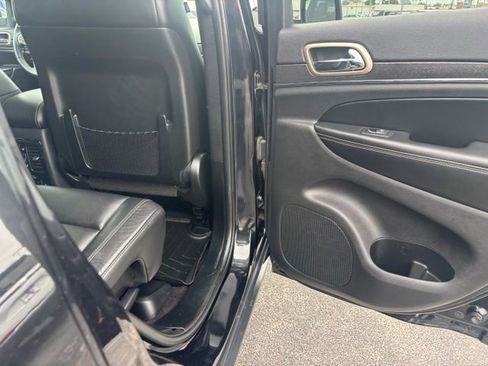 Used 2017 Jeep Grand Cherokee Limited w/ Trailer Tow Group IV AWD/4WD image 23