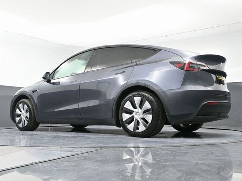Used 2022 Tesla Model Y Long Range image 58