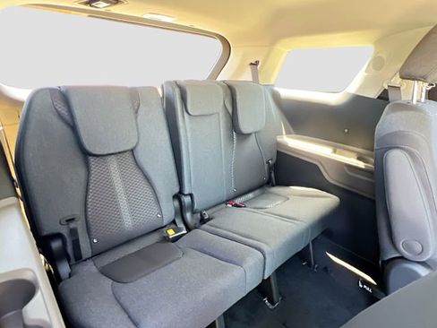 New 2026 Kia Carnival LX FWD image 26