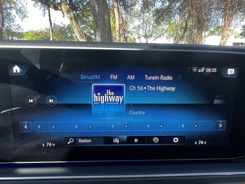 Used 2023 Mercedes-Benz GLS 450 4MATIC image 25