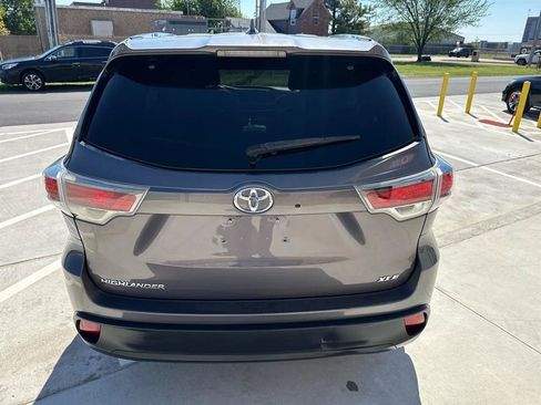 Used 2015 Toyota Highlander XLE FWD image 13