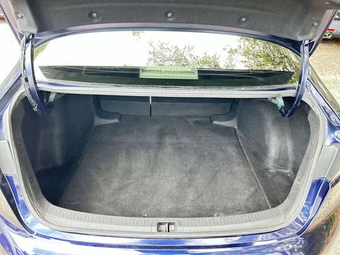 Used 2021 Toyota Corolla LE w/ LE Convenience Package FWD image 9
