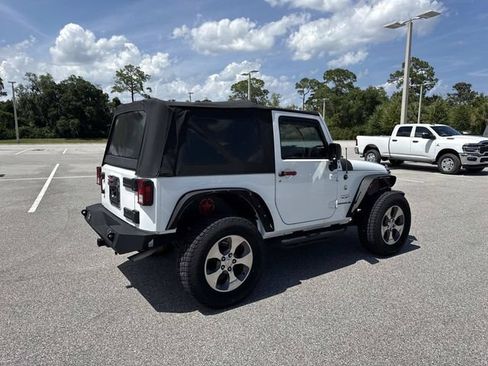 Used 2017 Jeep Wrangler Sahara AWD/4WD image 3