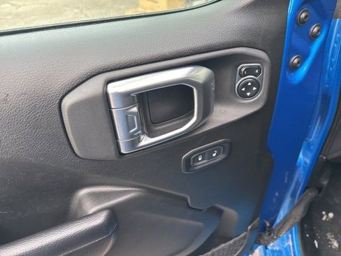 Used 2024 Jeep Wrangler Unlimited Rubicon image 9