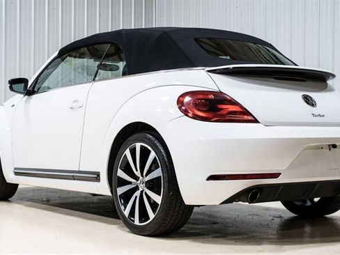 Used 2014 Volkswagen Beetle R-Line FWD image 5