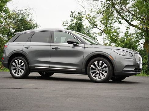 Used 2022 Lincoln Corsair Reserve image 2