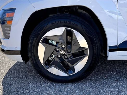 Used 2024 Hyundai Kona Limited FWD image 7