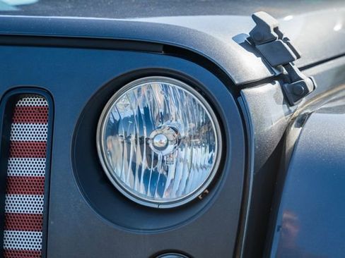 Used 2018 Jeep Wrangler Unlimited Sport image 11