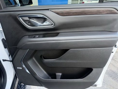 Used 2024 Chevrolet Suburban Z71 w/ Off-Road Capability Package image 18