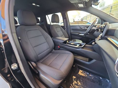 Used 2025 Chevrolet Equinox LT FWD image 29