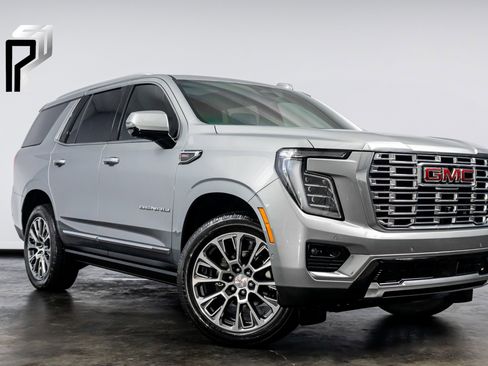 Used 2025 GMC Yukon Denali w/ Sun & Power Step Package image 1