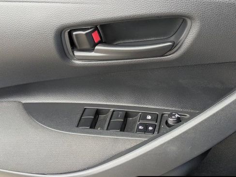 Used 2025 Toyota Corolla LE image 23