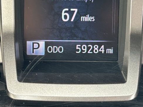 Certified 2018 Toyota Tacoma SR5 image 23