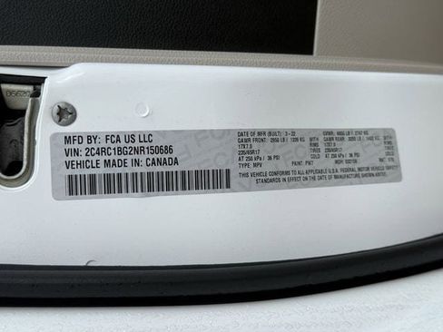 Used 2022 Chrysler Pacifica Touring-L FWD image 34