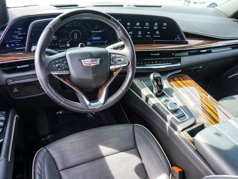 Used 2023 Cadillac Escalade Premium Luxury RWD image 14