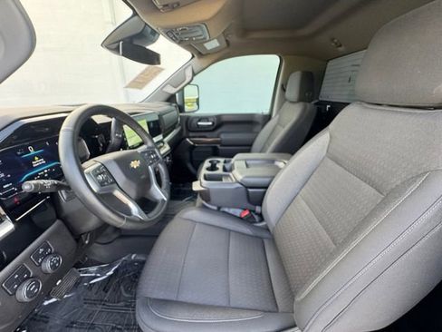 Used 2025 Chevrolet Silverado 3500 LT AWD/4WD image 29