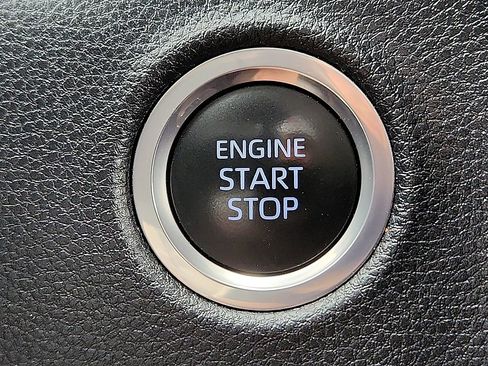 Used 2023 Toyota Tundra SR5 w/ SR5 Convenience Package AWD/4WD image 9