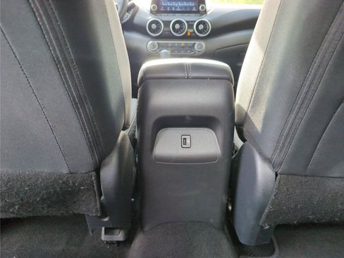 Used 2024 Nissan Sentra SV FWD image 34