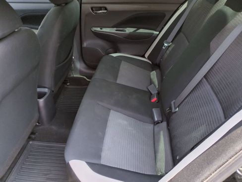 Used 2021 Nissan Versa SV FWD image 19