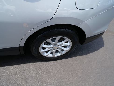 Used 2020 Chevrolet Equinox LT AWD/4WD image 36