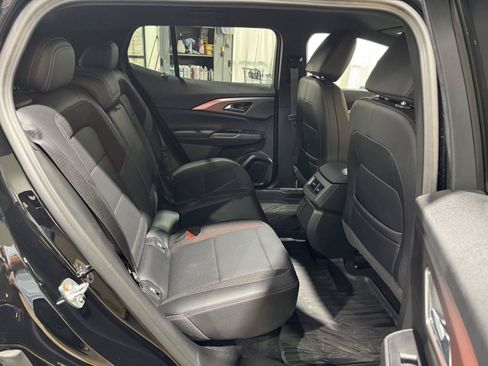 Used 2025 Chevrolet Equinox EV RS FWD image 28