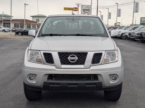 Used 2019 Nissan Frontier PRO-4X image 11
