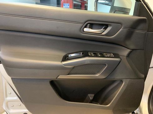 Used 2022 Nissan Pathfinder SL w/ SL Premium Package image 15