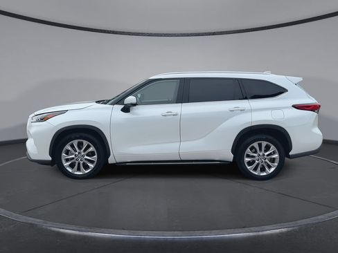 Used 2022 Toyota Highlander Limited FWD image 5
