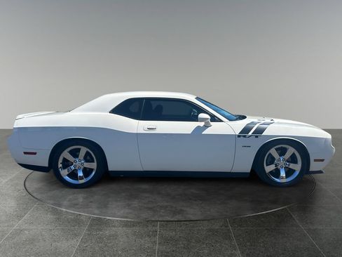 Used 2009 Dodge Challenger R/T RWD image 10