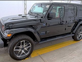 Used 2024 Jeep Wrangler Unlimited w/ Convenience Group AWD/4WD video 3
