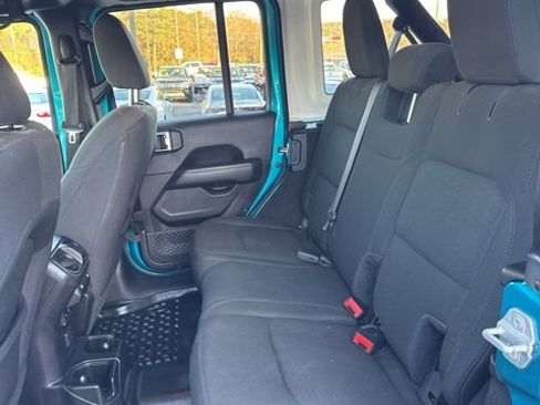 Used 2019 Jeep Wrangler Unlimited Sahara image 11