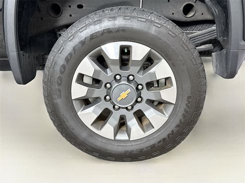 Used 2024 Chevrolet Silverado 2500 Custom w/ Custom Value Package image 25