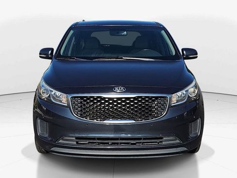 Used 2017 Kia Sedona LX w/ LX Essentials Premium Package FWD image 12