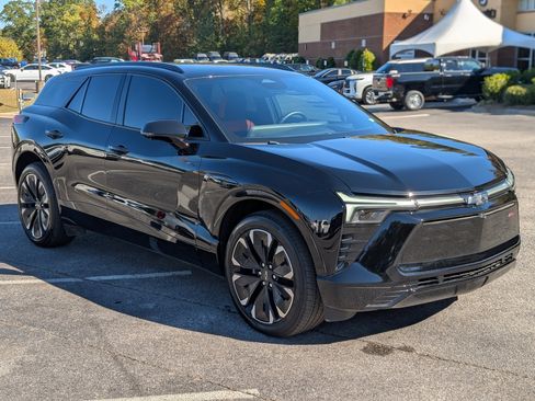 Used 2024 Chevrolet Blazer EV RS image 11