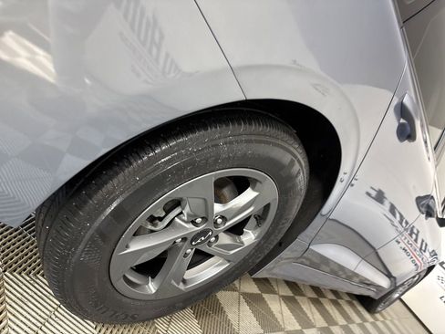 Used 2023 Kia K5 LXS image 31