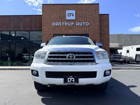 Used 2014 Toyota Sequoia Limited AWD/4WD image 2