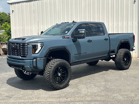 Used 2025 GMC Sierra 2500 Denali w/ Denali Reserve Package AWD/4WD image 2