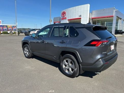 Used 2022 Toyota RAV4 XLE w/ Convenience Package AWD/4WD image 10