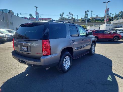 Used 2008 GMC Yukon SLT w/ SLT Preferred Equipment Group image 8