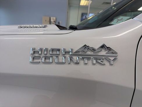 Used 2023 Chevrolet Silverado 1500 High Country w/ Technology Package image 11