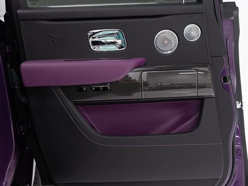 Certified 2022 Rolls-Royce Cullinan Black Badge w/ Dark Exterior Package AWD/4WD image 23