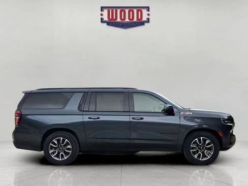 Used 2021 Chevrolet Suburban Z71 w/ Z71 Off-Road Package AWD/4WD image 2