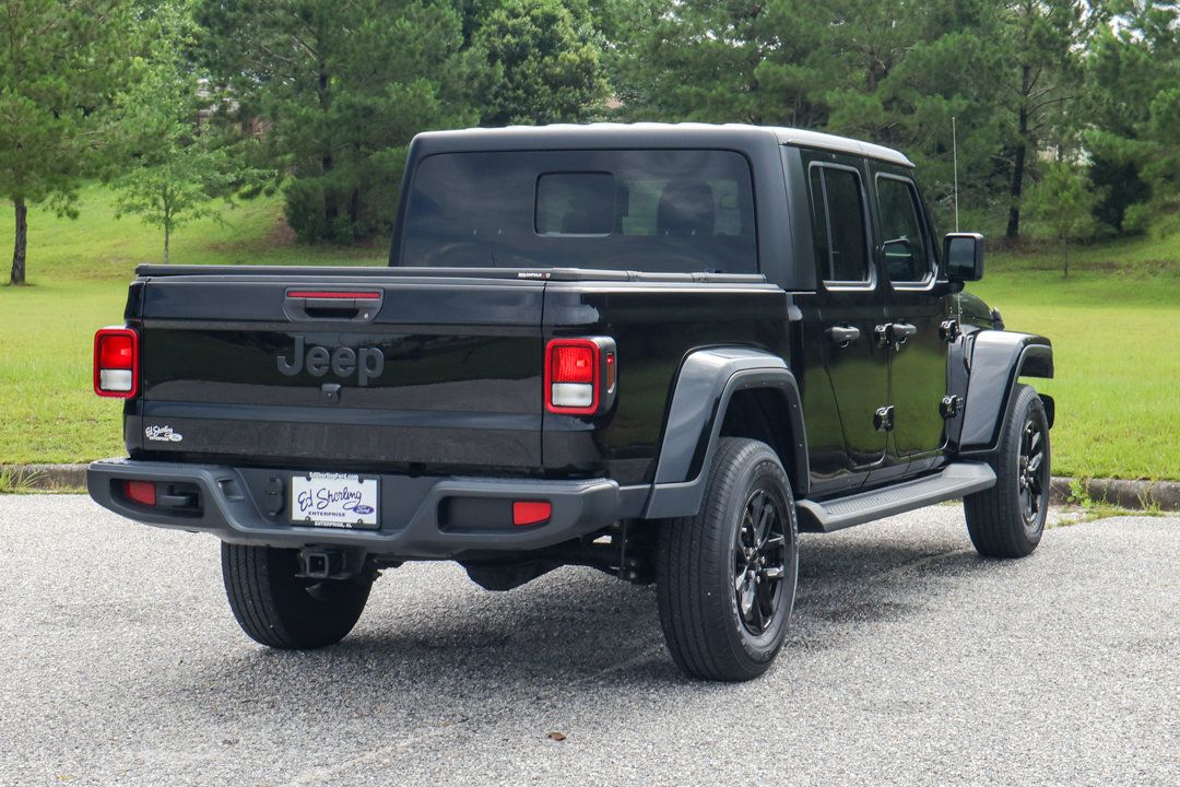 Used 2023 Jeep Gladiator Sport AWD/4WD image 6