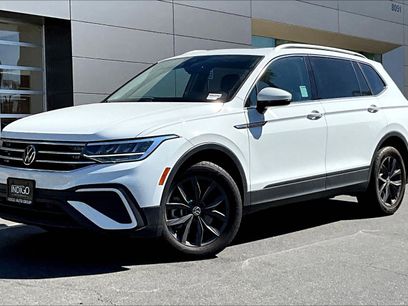 Used 2022 Volkswagen Tiguan SE w/ Panoramic Sunroof Package