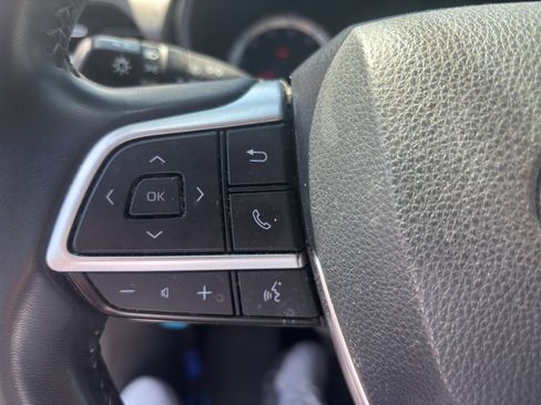 Used 2022 Toyota Highlander LE image 10